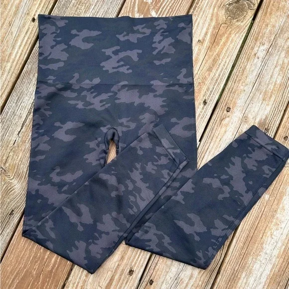 Spanx Look At Me Now Camo Leggings - Picture 2 of 5